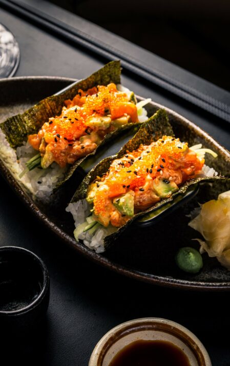Salmon & avocado open temaki